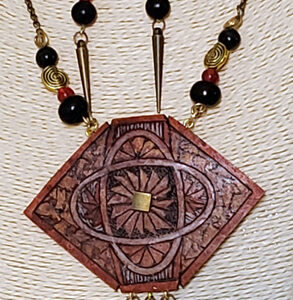 “Red Lantern” Gourd Shard Necklace Set