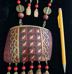 The Red Trubodor Lace Gourd Shard Necklace Set