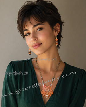 Little Fox Face Gourd Shard Necklace Set