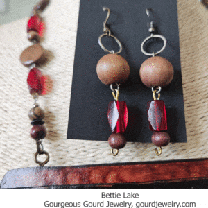 “Tangler’s Red Panel” Gourd Shard Necklace Set