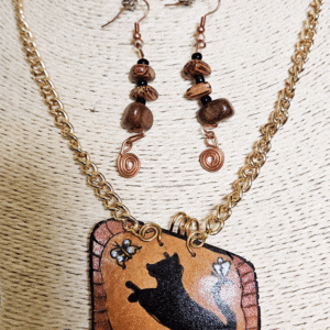 Cat and Butterflies Gourd Shard Necklace Set