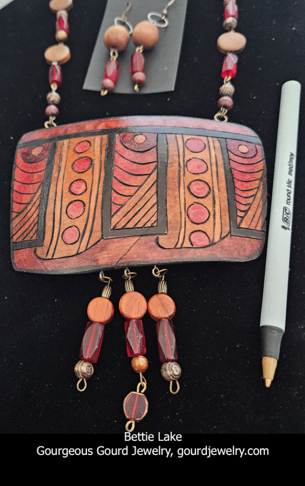 "Tangler's Red Panel" Gourd Shard Necklace Set - Image 4