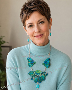 Blue Butterfly Flower Gourd Shard Necklace Set