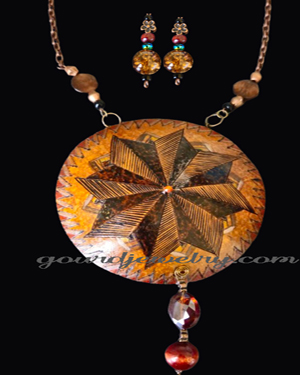The Norseman Shield Gourd Shard Necklace Set