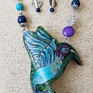 Fantasy  Hummingbird Gourd Shard Necklace Set