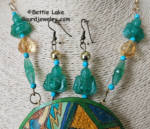 Asian Medallion Gourd Shard Necklace Set - Image 5