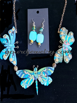 Trio of Butterflies Gourd Shard Necklace Set - Image 2