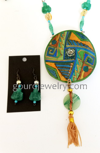 Asian Medallion Gourd Shard Necklace Set - Image 3
