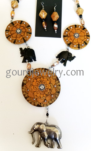 Elephant Dream Gourd Shard Necklace Set - Image 3