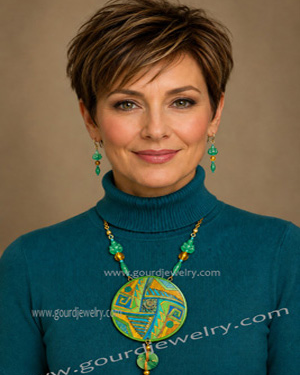 Asian Medallion Gourd Shard Necklace Set