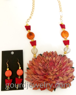 Red-Orange Dahlia Gourd Shard Necklace Set