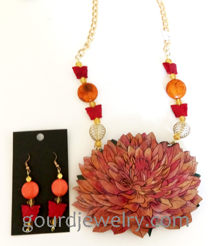 Red-Orange Dahlia Gourd Shard Necklace Set - Image 2