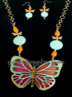 Glowing Charm Butterfly Gourd Shard Necklace Set - Image 6