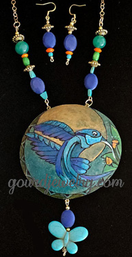 My  Hummer in a Circle Gourd Shard Necklace Set