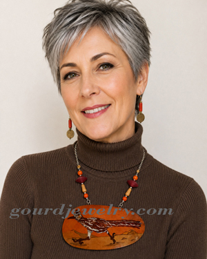 Wide Road Runner Gourd Shard Necklace Set