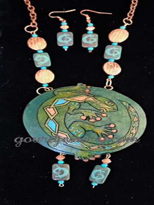Desert Gecko Gourd Shard Necklace - Image 2