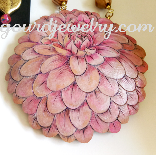 Stunning Pink Bloom Gourd Shard Necklace Set - Image 5