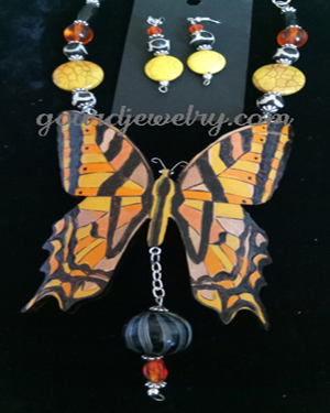 Black Stunner Butterfly Gourd Shard Necklace Set