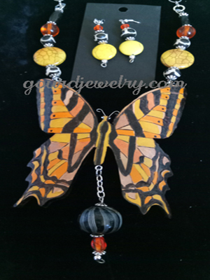 Black Stunner Butterfly Gourd Shard Necklace Set - Image 2