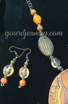 Sundial Gourd Shard Necklace Set - Image 5