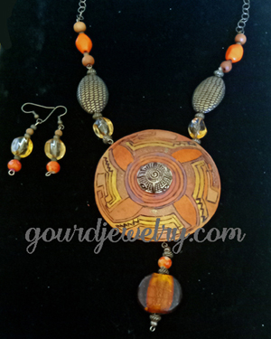 Sundial Gourd Shard Necklace Set