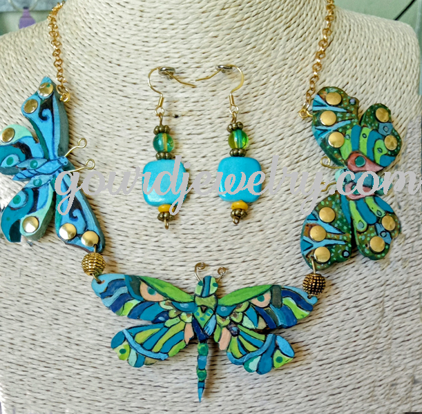 Trio of Butterflies Gourd Shard Necklace Set - Image 3